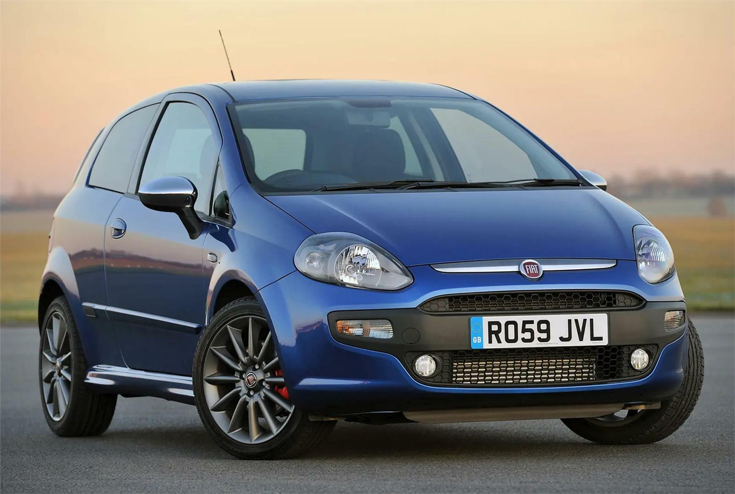 FIAT PUNTO 2012 ON FRONT BUMPER REINFORMCENT CARRIER NEW INSURANCE APP