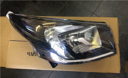 VAUXHALL VIVARO 2014 ON HEADLIGHT HALOGEN DRIVER SIDE RIGHT 95517043 NO LED NEW