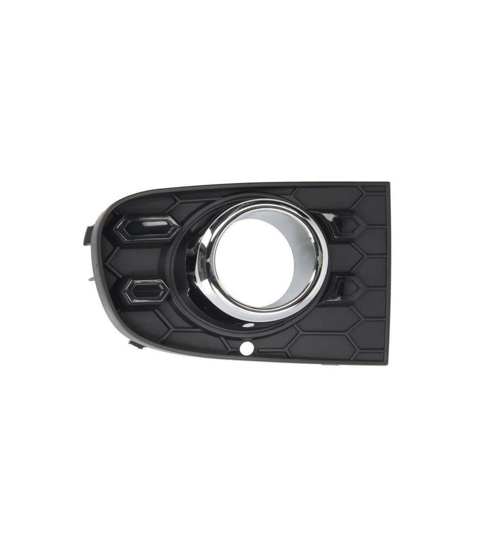 FIAT 500 S 2015 ON FRONT BUMPER FOG GRILLE BLACK WITH CHROME MOULDING RIGHT SIDE