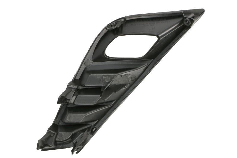 NISSAN JUKE 2019 ON FRONT BUMPER FOG LIGHT GRILLE SURROUND PASSENGER SIDE LEFT