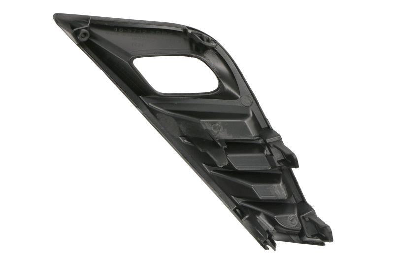 NISSAN JUKE 2019 ON FRONT BUMPER FOG LIGHT GRILLE SURROUND DRIVER SIDE RIGHT