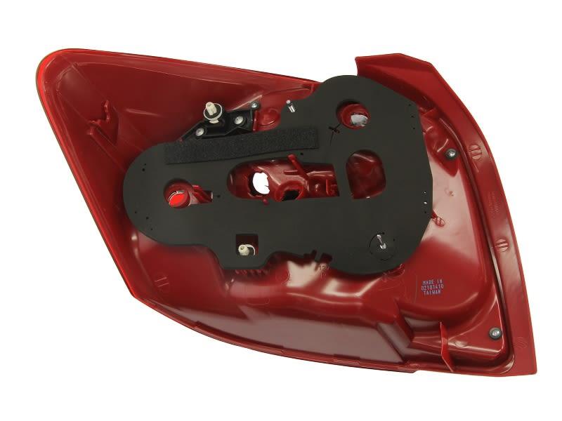 TOYOTA AURIS 2010 - 2013 REAR BACK LIGHT LAMP DRIVERS RIGHT TAIL LIGHT NEW